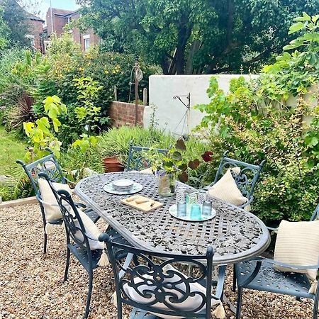 Spacious Semi-Detached Southsea House, Free Parking On Drive 朴次茅斯 外观 照片
