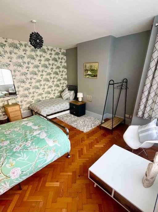 Spacious Semi-Detached Southsea House, Free Parking On Drive 朴次茅斯 外观 照片