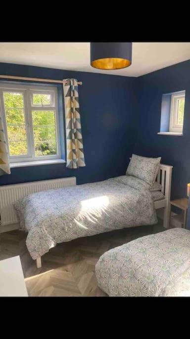 Spacious Semi-Detached Southsea House, Free Parking On Drive 朴次茅斯 外观 照片
