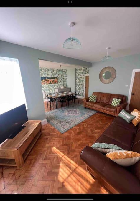 Spacious Semi-Detached Southsea House, Free Parking On Drive 朴次茅斯 外观 照片