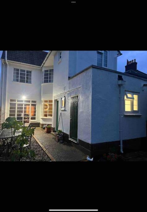 Spacious Semi-Detached Southsea House, Free Parking On Drive 朴次茅斯 外观 照片