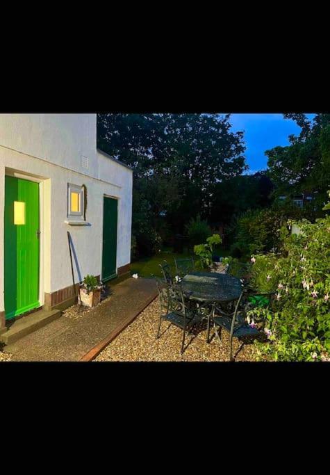 Spacious Semi-Detached Southsea House, Free Parking On Drive 朴次茅斯 外观 照片