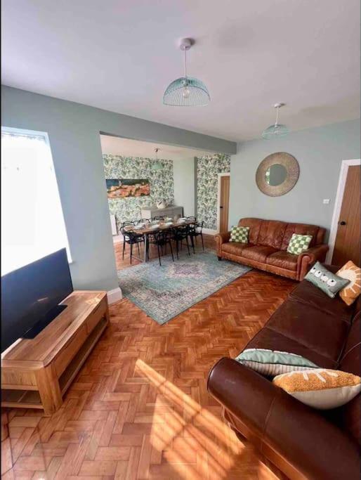 Spacious Semi-Detached Southsea House, Free Parking On Drive 朴次茅斯 外观 照片